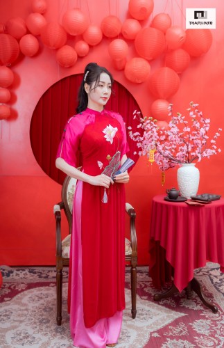 Áo dài lụa tơ tằm thêu tay thủ công hoa sen