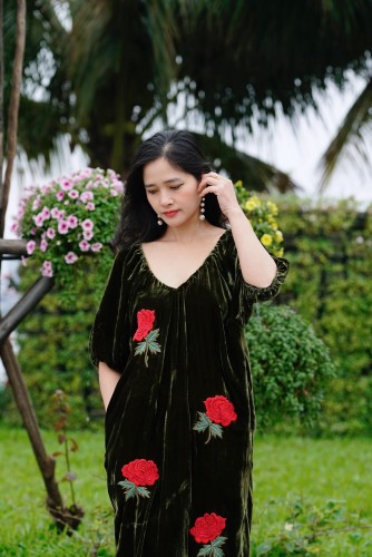 Đầm nhung the thêu tay 1