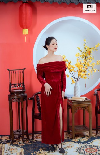 Đầm nhung the màu đỏ 