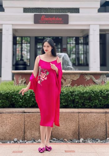 Váy lụa tơ tằm thêu hoa sen